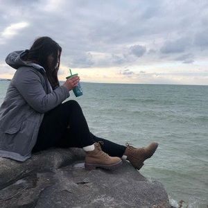 Meet your Posher, Megan